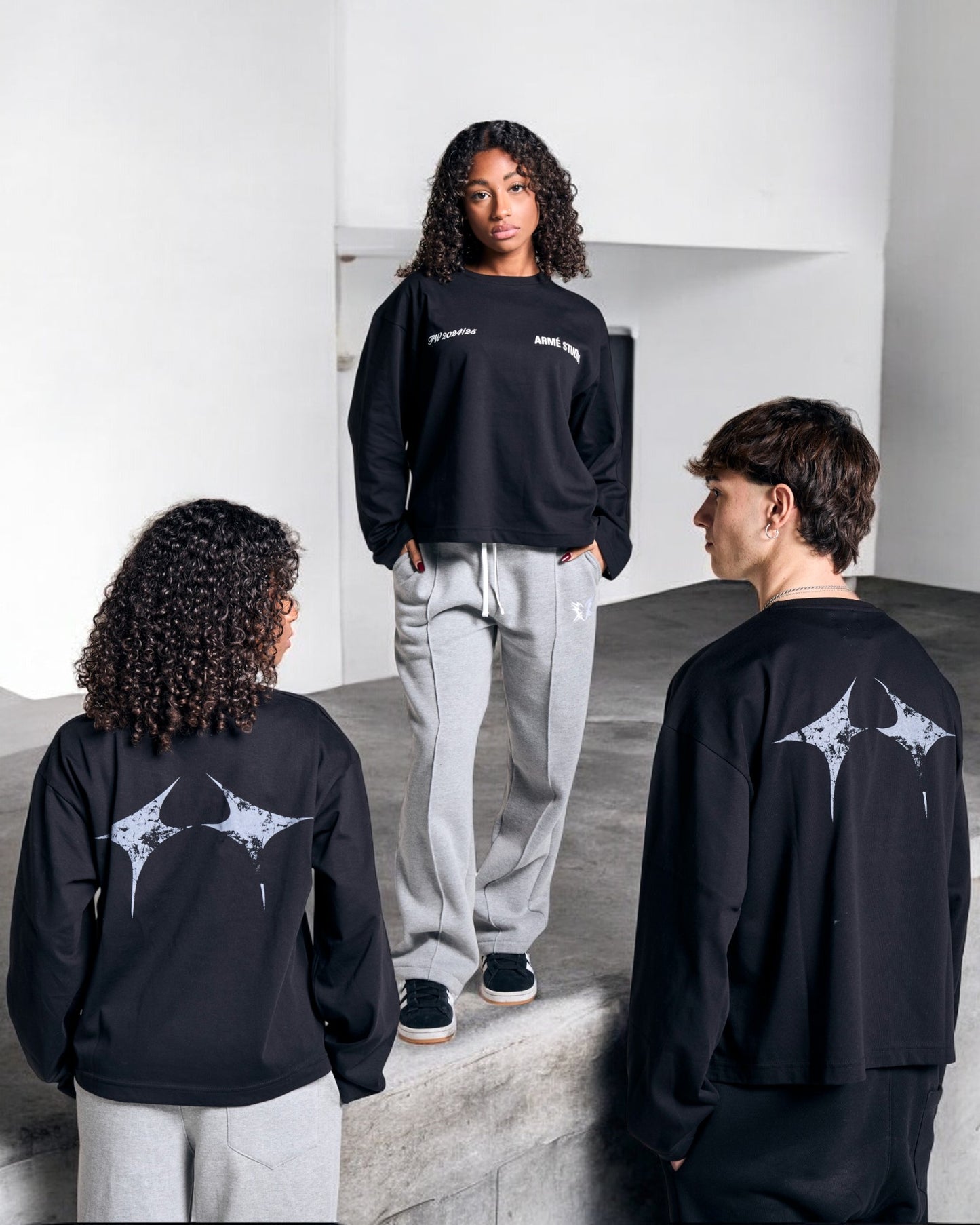 STOLEN STARS BLACK LONGSLEEVE